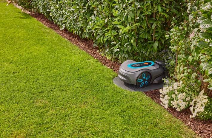 Robot-rasaerba-Gardena-Sileno-Max-800-Station